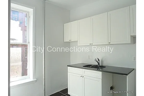 Rented by City Connections Realty | media 2