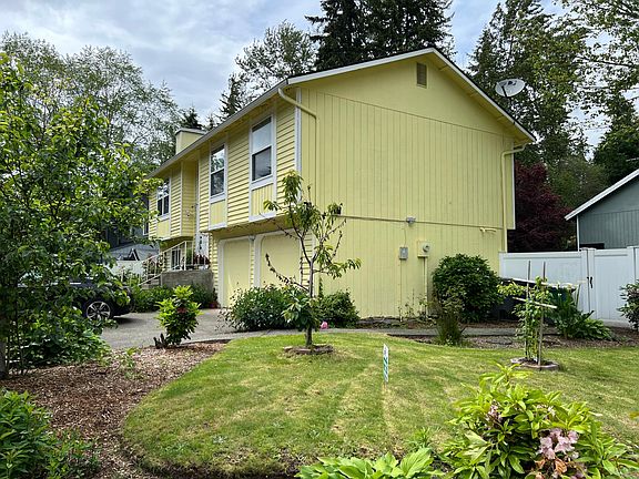 2nd image of 16052 NE 106th St