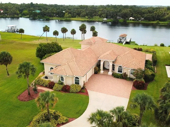 2504 Caloosa Shores Dr, Labelle, FL 33935