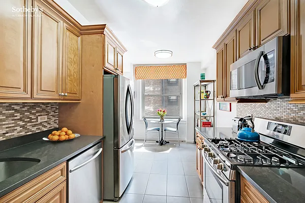 Sold by Sotheby's International Realty | media 1