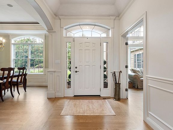 4th image of 6 Watkins Ln