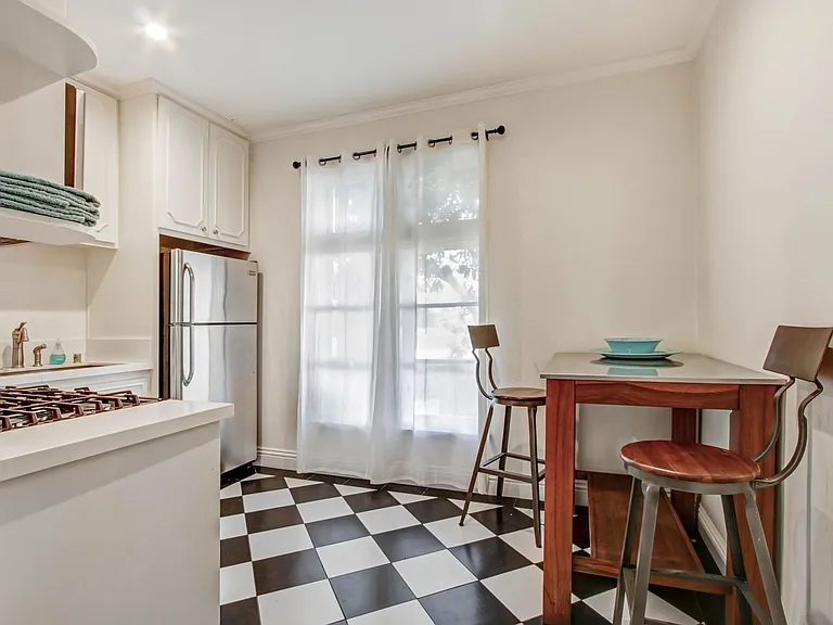 Studio 1 A Kitchen