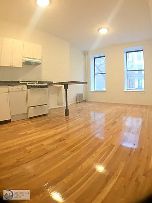 Rented by Metropolitan Property Group | media 21