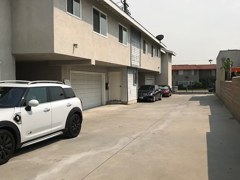9011 E Fairview Ave #B — Photo 2