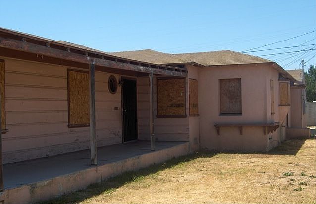 2nd image of 350 E 131st St