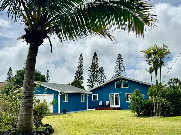 94-5802 Kalakau St, Naalehu, HI 96772