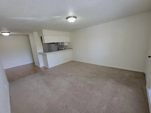 A Private Apt & Townhouse Community — Photo 49