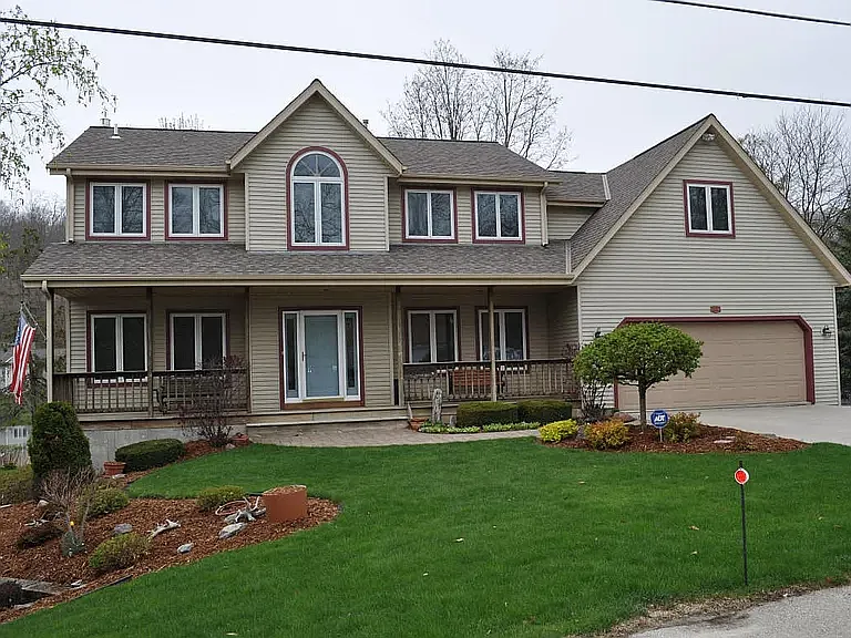 4 bed, 4322 sqft, $4,000 — Photo 3