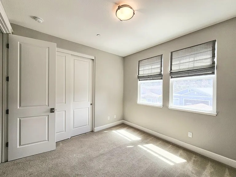 1655 Claremont Dr — Photo 18