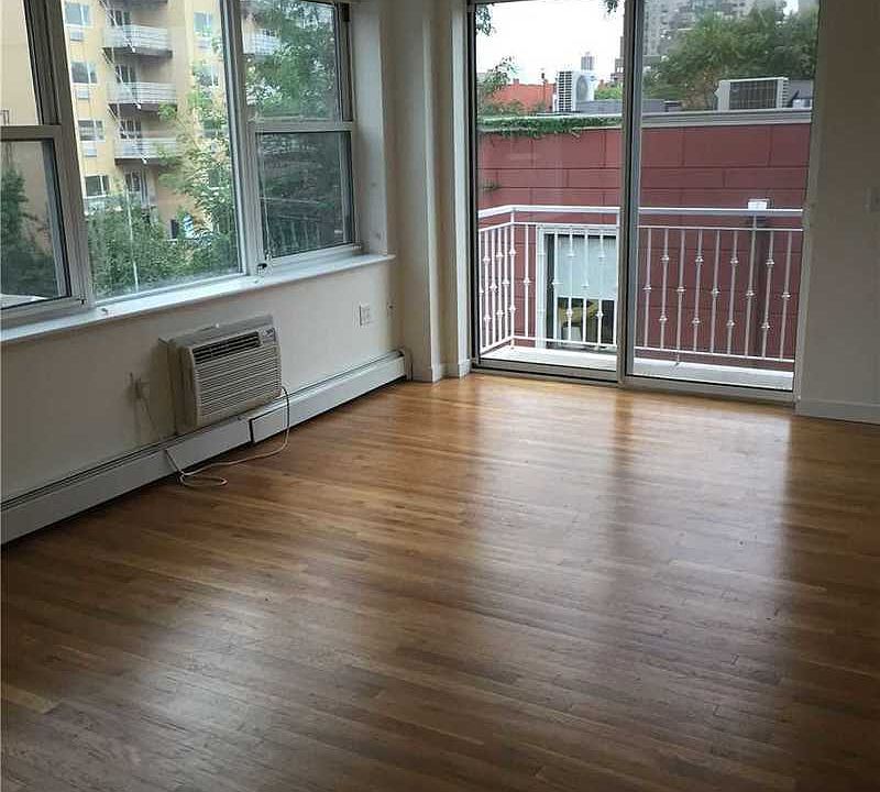 1st image of 2550 Crescent St APT 3A