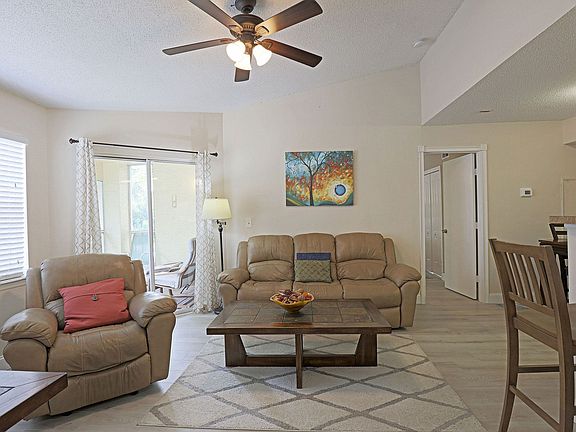 3rd image of 12591 Equestrian Cir APT 1204