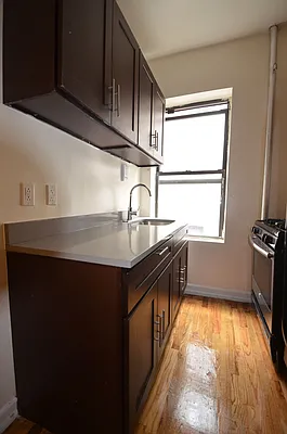 Rented by CITY SKYLINE REALTY INC | media 14