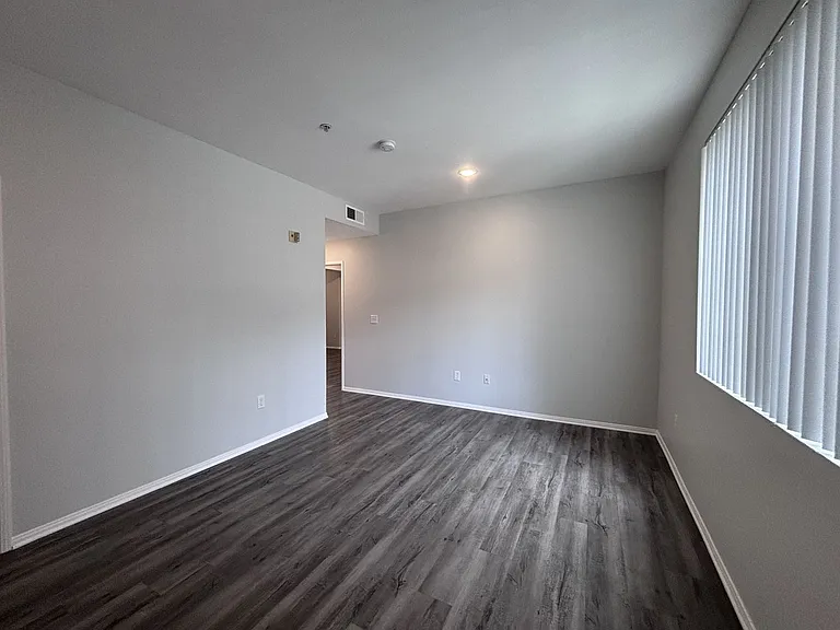 7044 Lanewood Ave — Photo 63