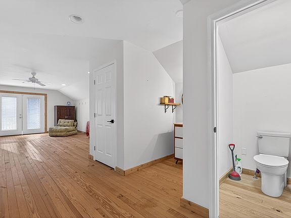 33rd image of 181 Bynum