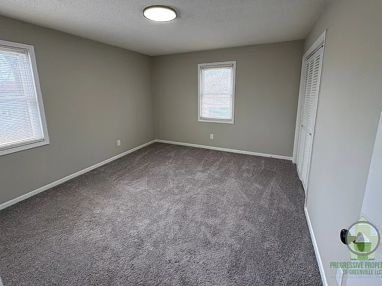 Maple Court Apartments — Photo 20