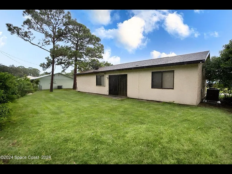 1403 Mackay Ave SE — Photo 11