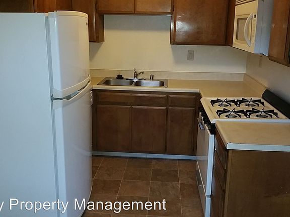 3rd image of 140 Wells Ave APT F