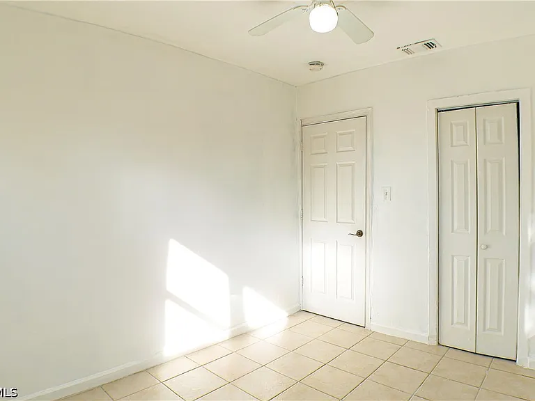 3042 Douglas Ave — Photo 5