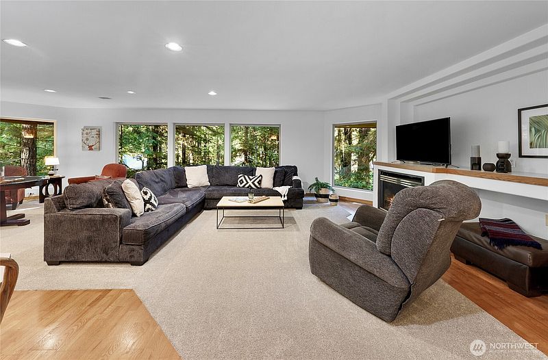 5th image of 6929 Baker Circle