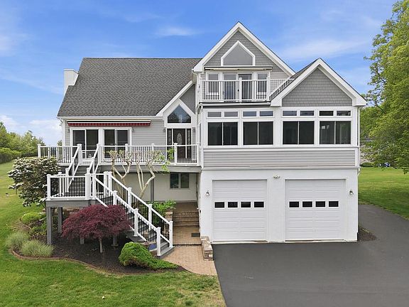 3rd image of 160 Cliffview Dr