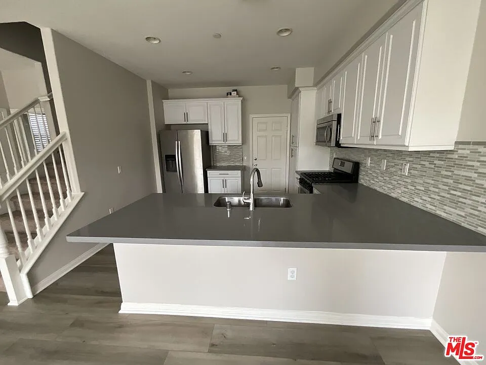 3 bed, 2.5 bath, 1465 sqft, $3,495 — Photo 4