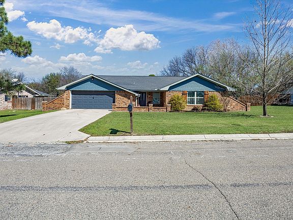 2nd image of 401 Brookhollow St