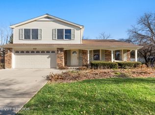 1552 Chippewa Dr, Naperville, IL