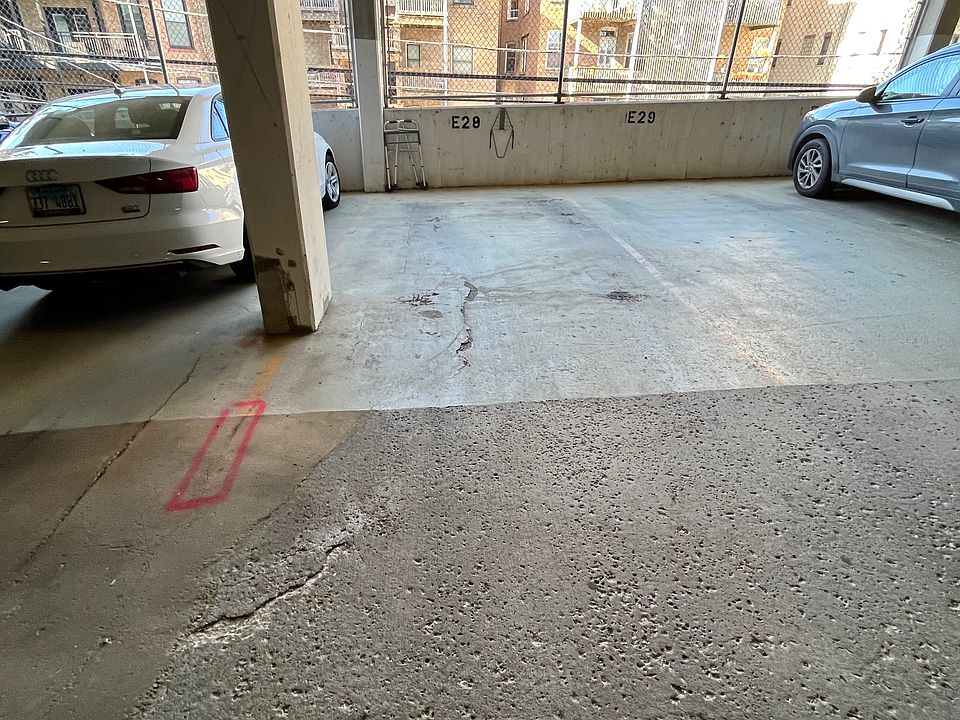 2nd image of 5320 N Sheridan Rd #E28