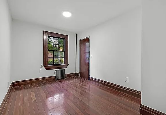 4th image of 19 Barrow St APT 3C
