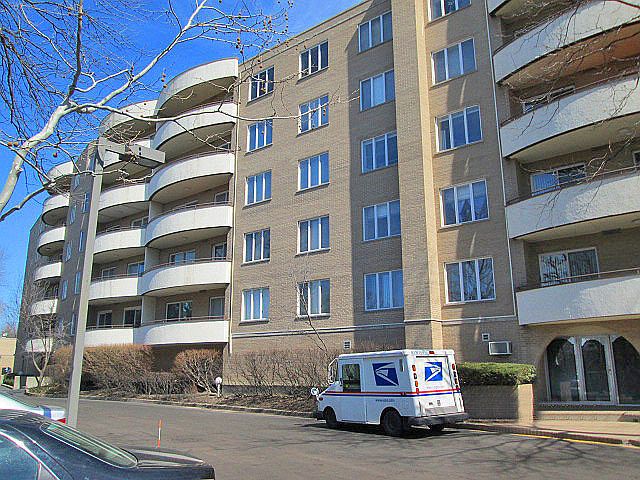 1st image of 6400 N Cicero Ave APT 602