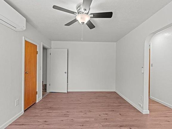2nd image of 112 College Way #B