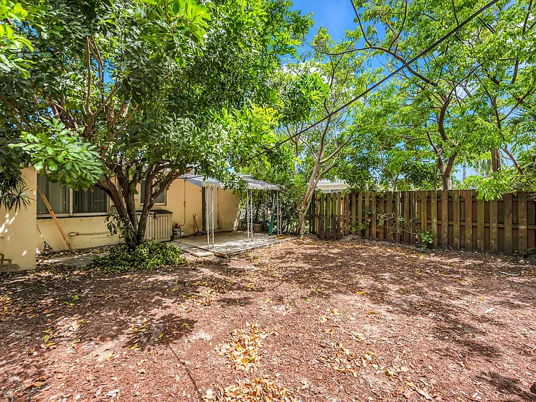2107 NE 15th Ave — Photo 22