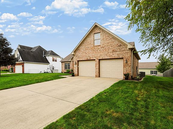2nd image of 40 Decourcy Ln