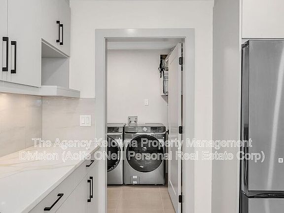 5th image of 2163 Woodlawn St