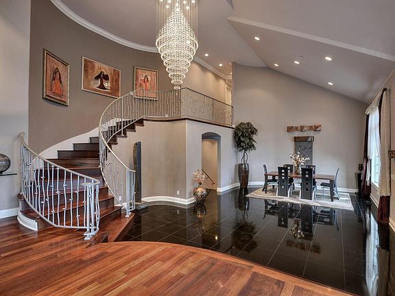 5th image of 8451 Goldenrod Cir