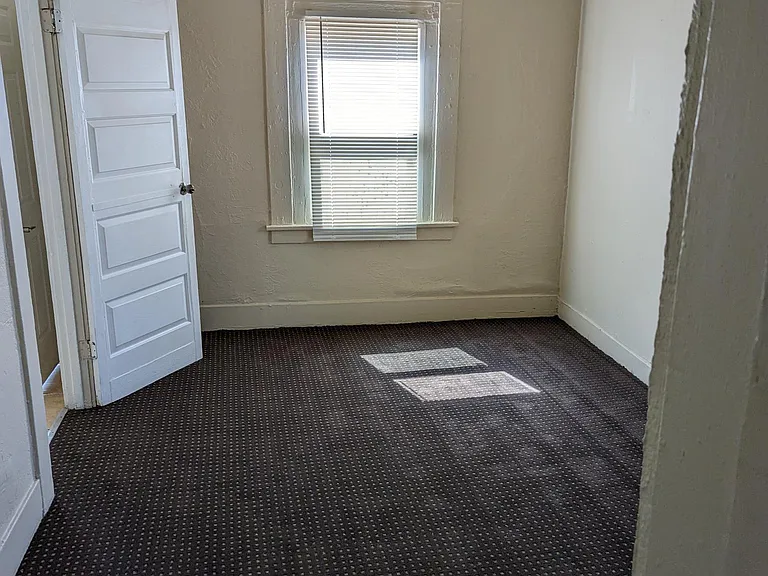 215 I St — Photo 6