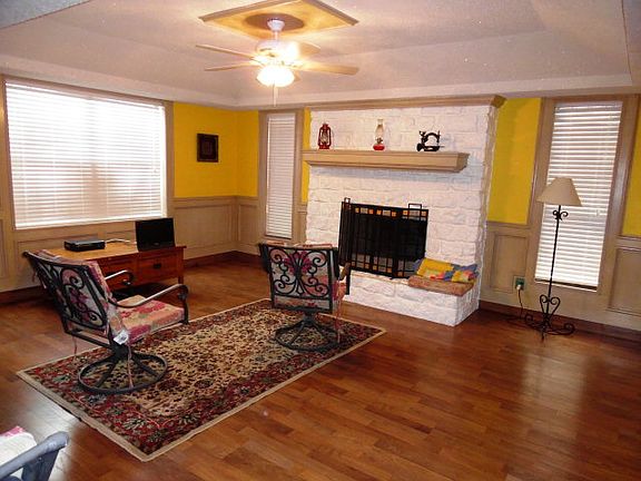 3rd image of 405 Las Brisas Dr
