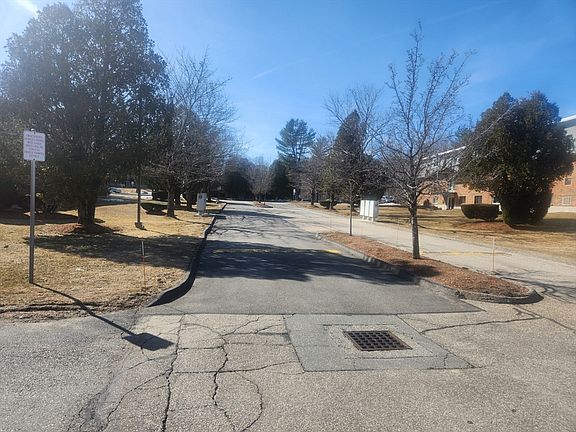 3rd image of 176 Maple Ave APT 6-26