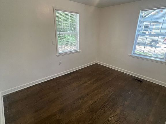 3rd image of 2421 Renfrow Rd