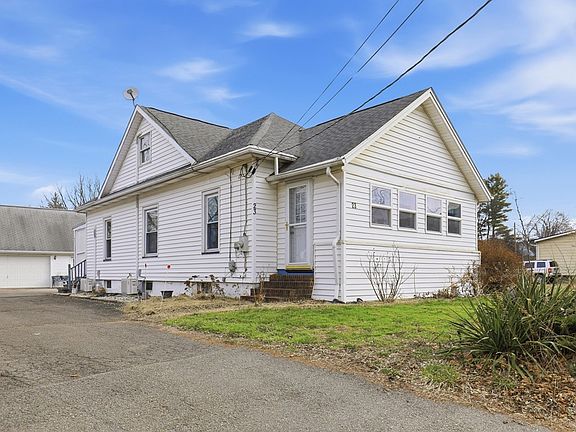 3rd image of 23 Sierra View Rd
