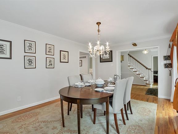 5th image of 848 Carillon Ct