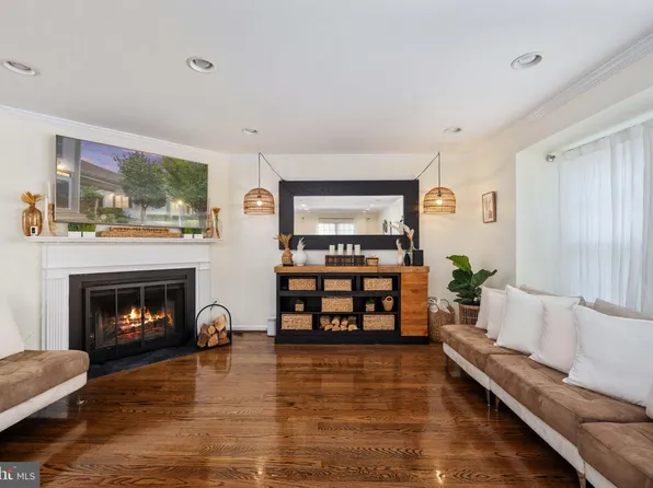 12865 Mill House Ct, Woodbridge, VA 22192