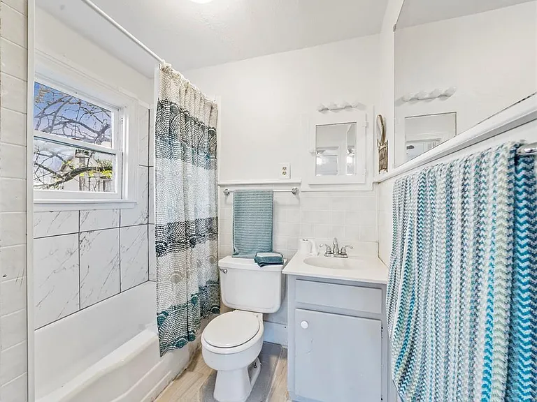 1909 Lubbock St #2 — Photo 3