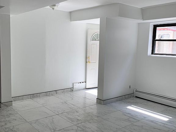 2nd image of 228 Brinsmade Ave #1