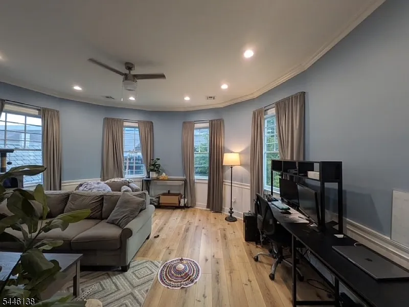 1 bed, 1.5 bath, $2,200 — Photo 4