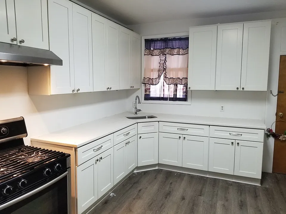 280 Ferry St #3