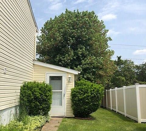 3rd image of 8420 Sweetmill Ln