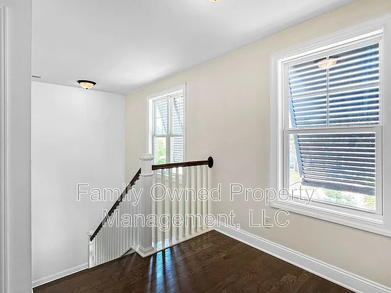 128 Whaler Ave — Photo 32