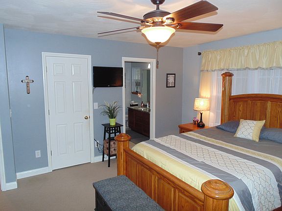 5th image of 1092 Thornhill Ln