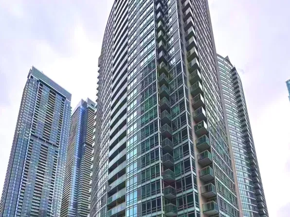 397 Front St W #1808, Toronto, ON M5V 3S1